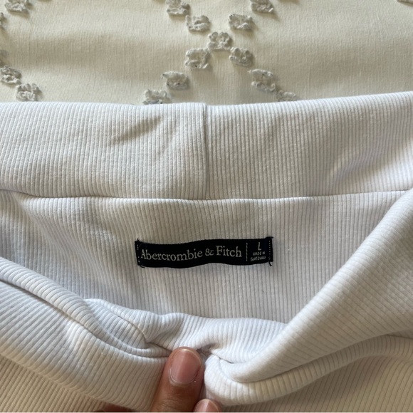 Abercrombie & Fitch White Ribbed Off the Shoulder Bodysuit - Picture 3 of 7